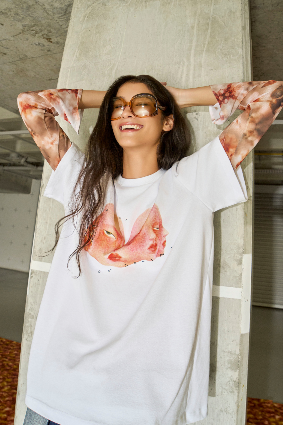 CAMISETA FLORAL SURREAL