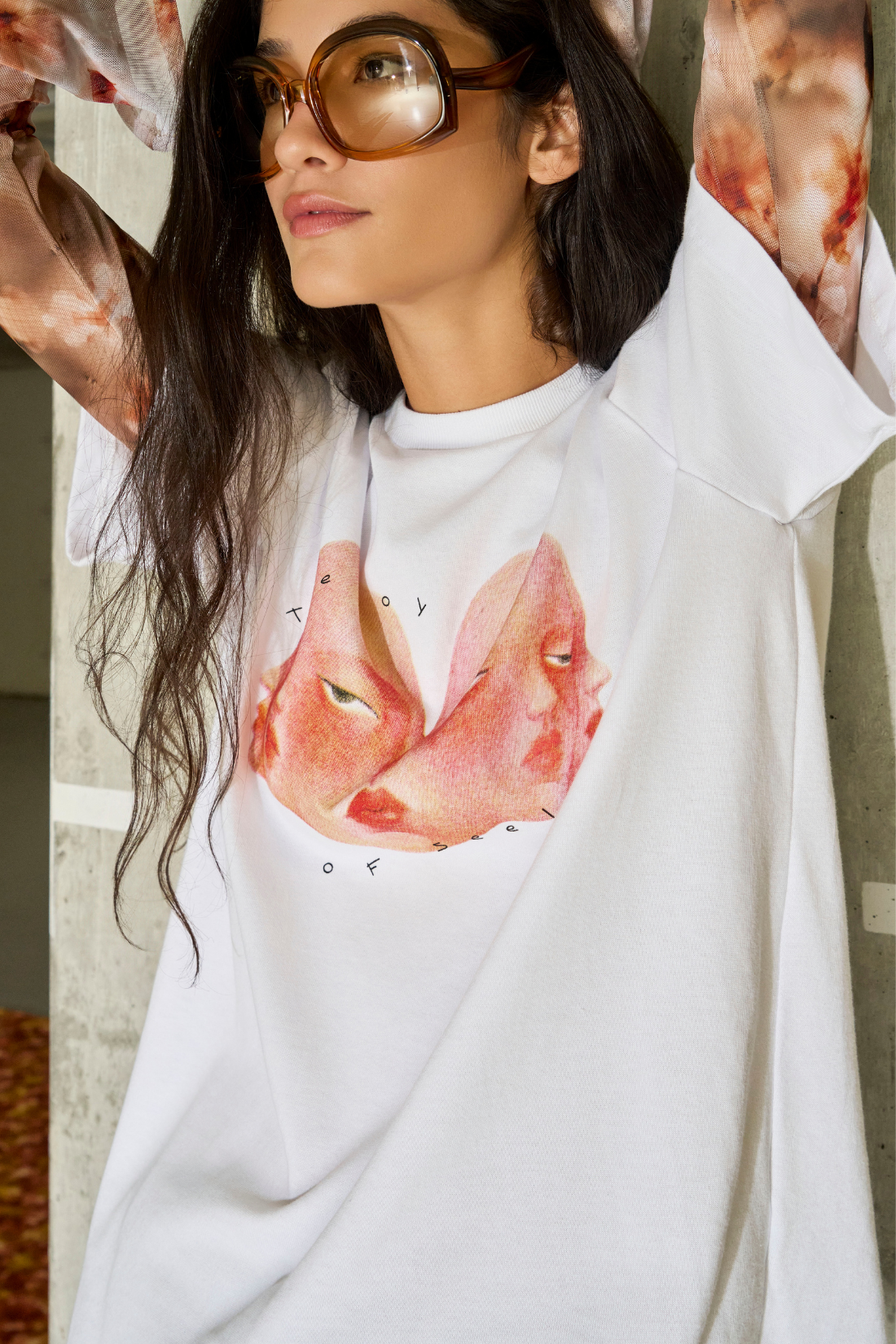 CAMISETA FLORAL SURREAL